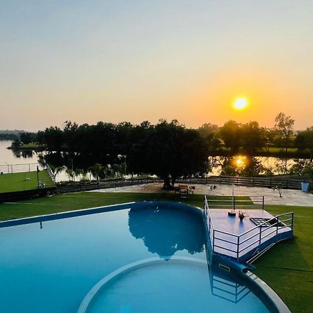 Amigos Lake Resort-Igatpuri, Maharashtra Buitenkant foto