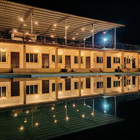 Amigos Lake Resort-Igatpuri, Maharashtra Buitenkant foto